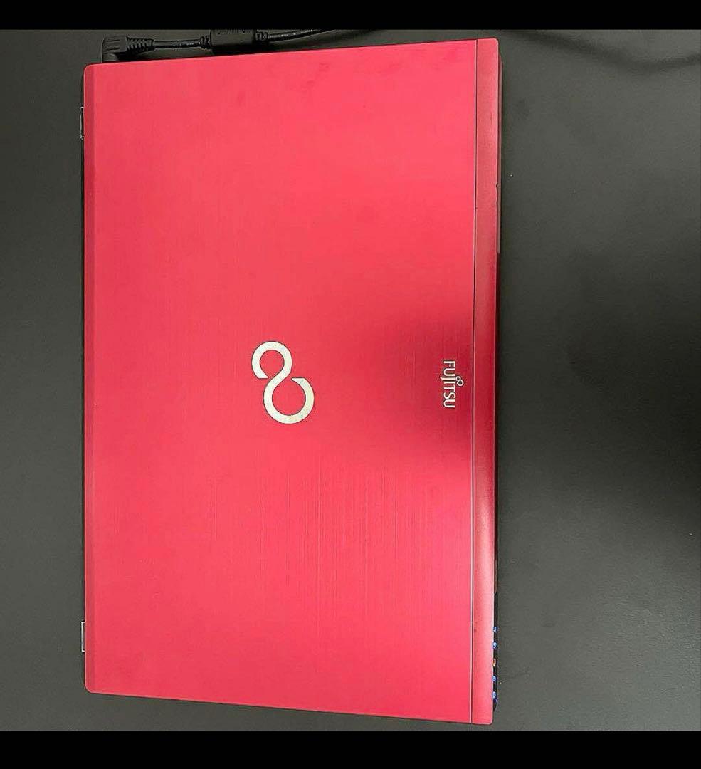 富士通 初心者おすすめノートパソコン　赤