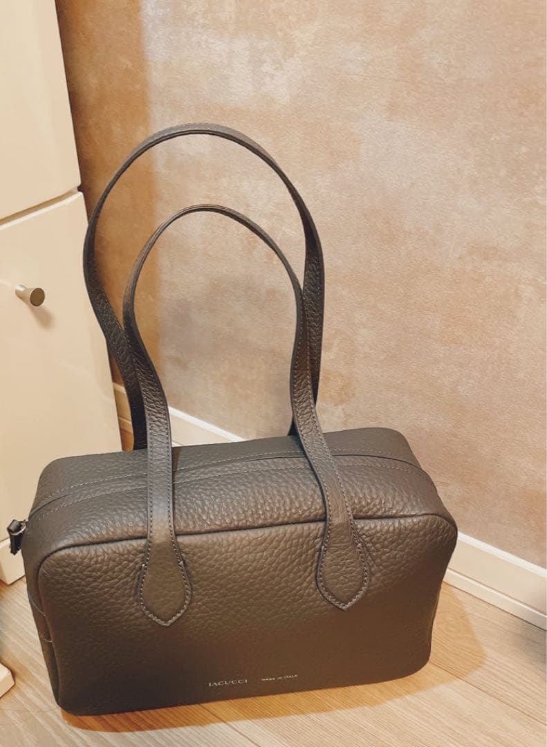 IACUCCI 完売アイテム⭐︎ダークグレーボストン型バッグ