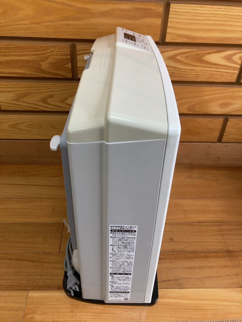 美品　ガスファンヒーター ホワイト コンパクト　ＬＰガス用