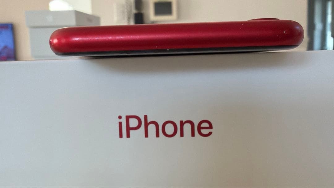 iPhone SE 第2世代　64GB RED SIMフリー　本体