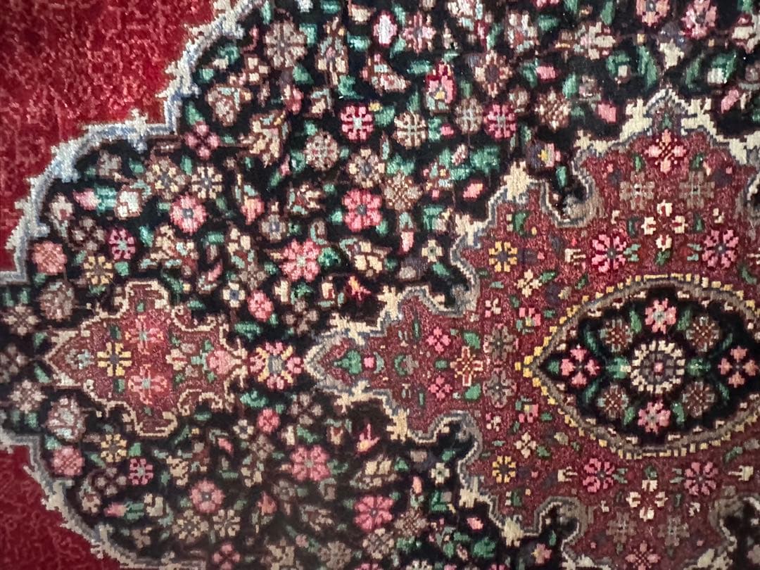 イラン製絨毯　赤