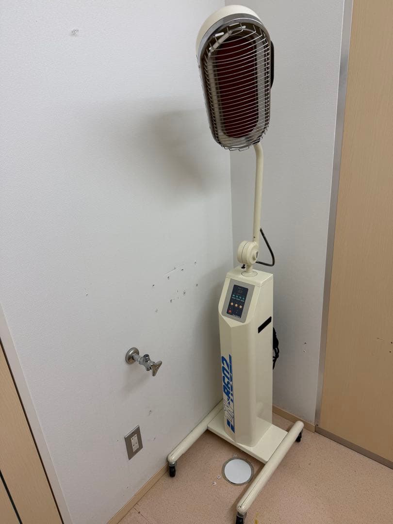 赤外線治療器　整骨院　整体院　カイロプラクティック
