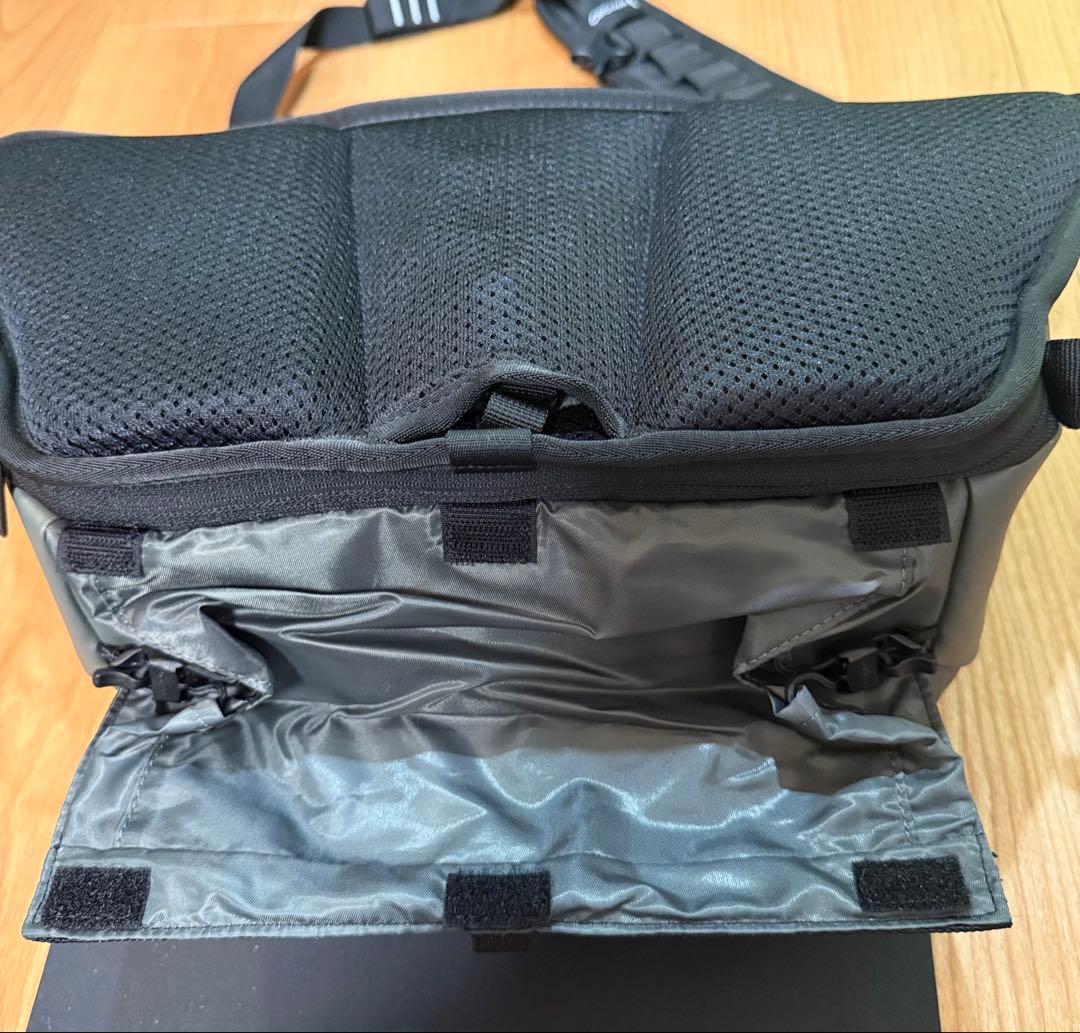 カメラバッグ　WANDRD ROGUE SLING 6L グリーン