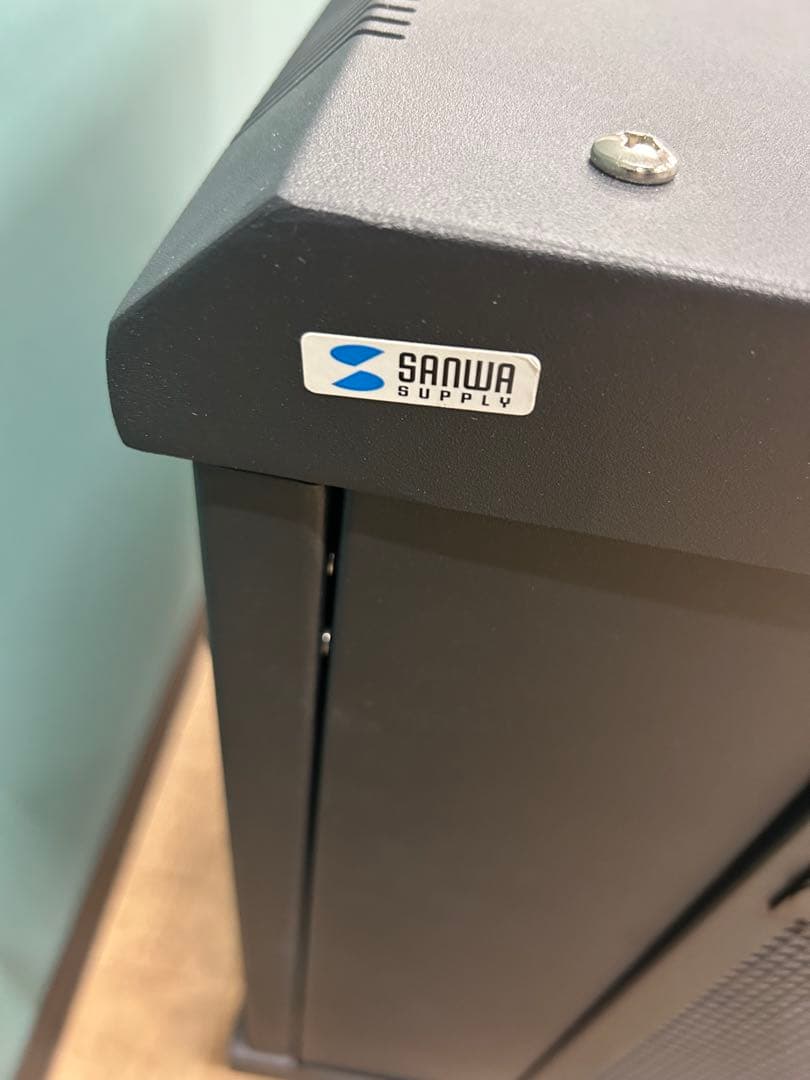 サンワサプライ マルチ収納ラック 鍵付き H550 CP-SVCMULT4