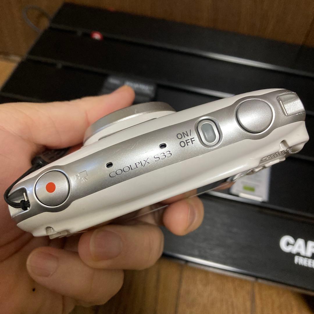 美品　Nikon COOLPIX S33 ホワイト SDカード&充電器付