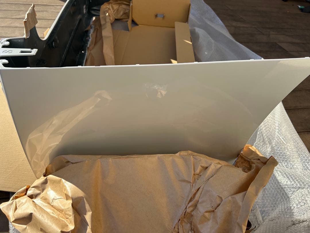 新品TOYOTAアルファードのリアバンパー（パールホワイト）