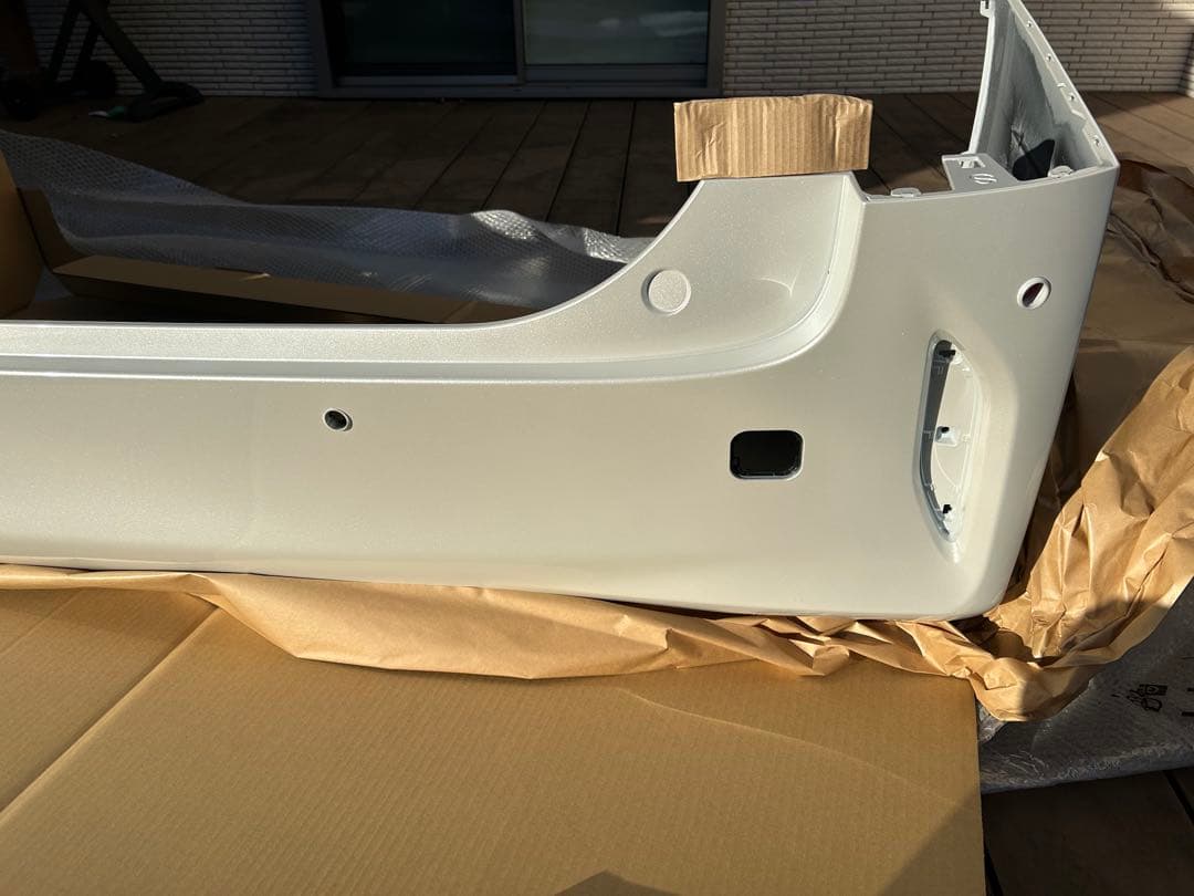 新品TOYOTAアルファードのリアバンパー（パールホワイト）