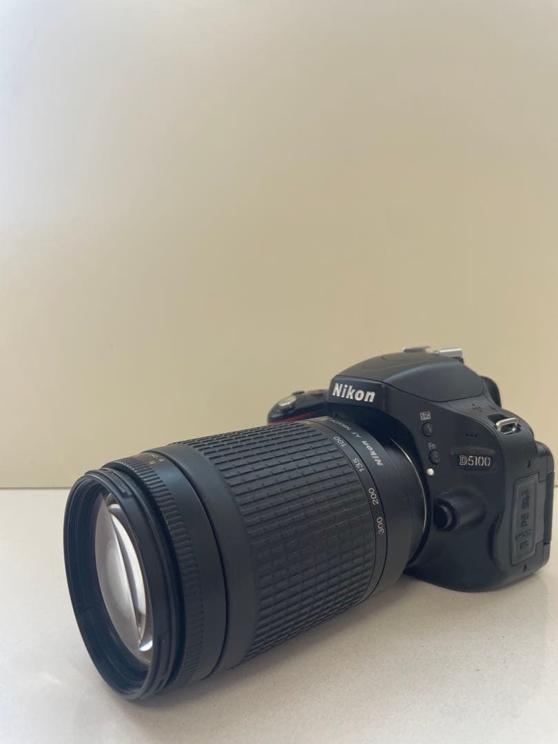 Nikon D5100 デジタル一眼レフカメラ 70-300mm