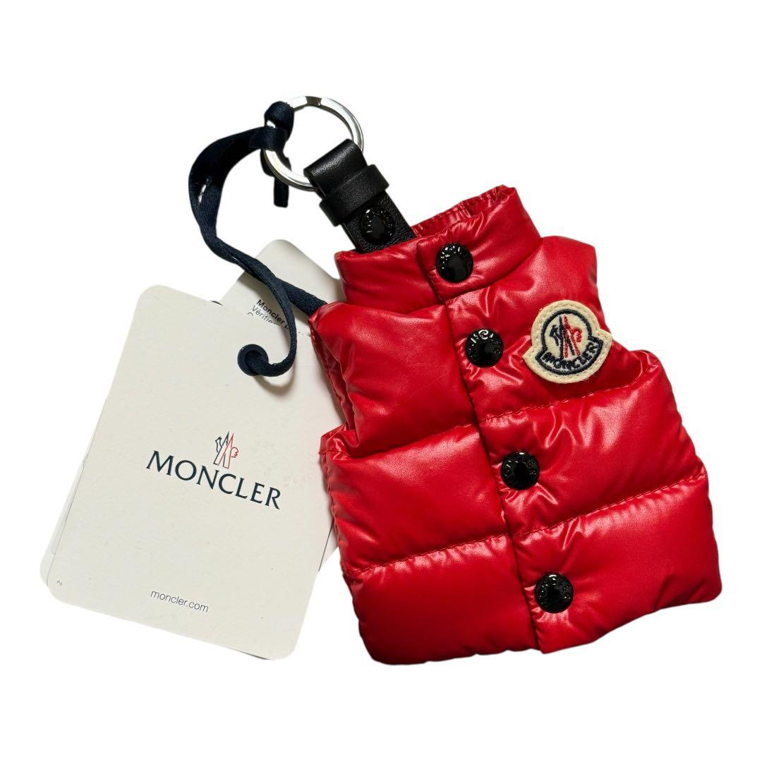 Moncler モンクレール ジレ型ロゴ 赤　キーリング key ring