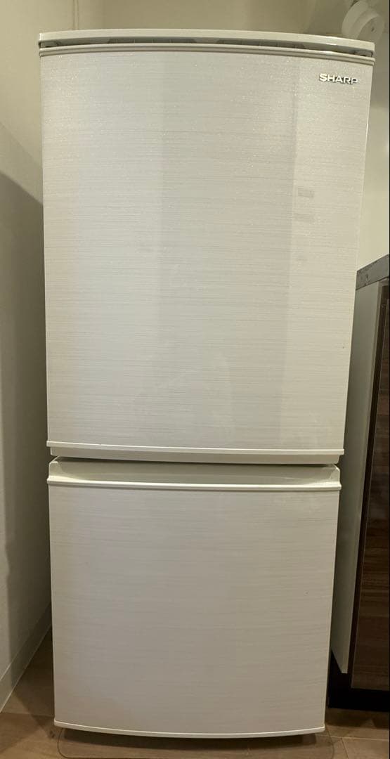 SHARP 冷蔵庫 SJ-D14F ホワイト 137L