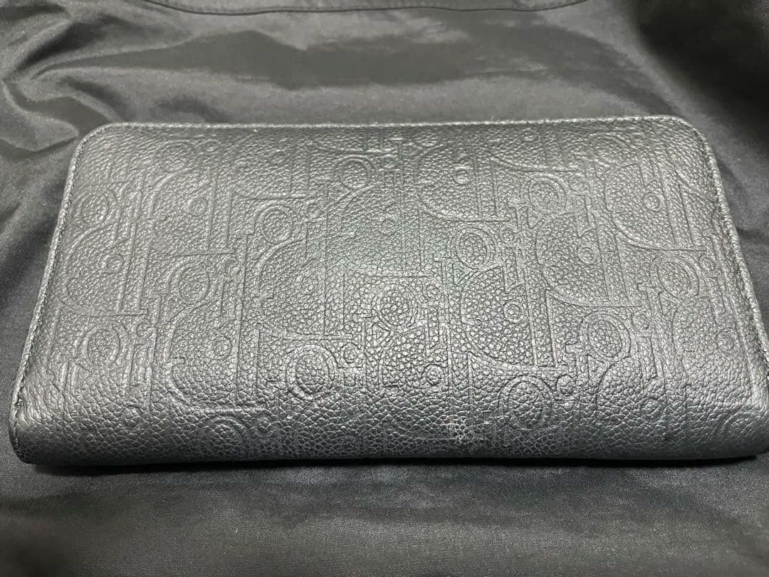 Dior 長財布　最新モデル　エンボス加工 ブラック