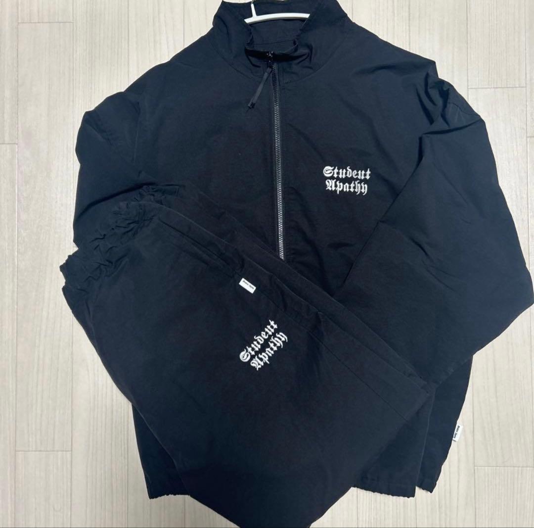 student apathy ナイロンセットアップ