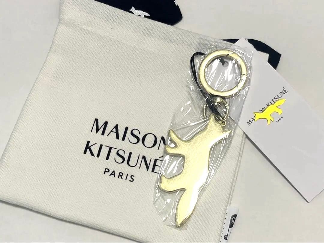 メゾンキツネ　プロフィール フォックス チャーム