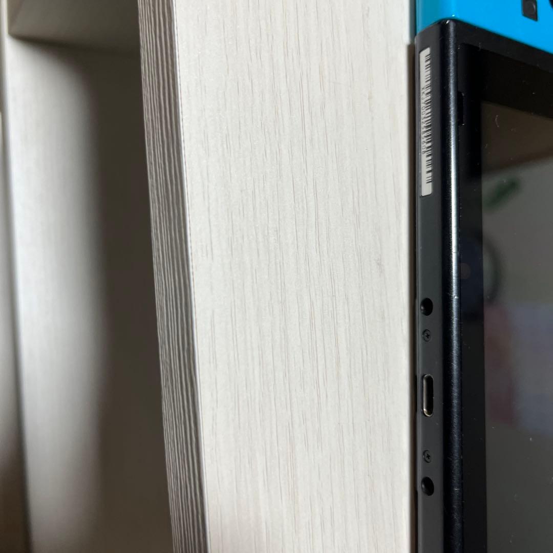 Nintendo Switch（通常モデル／ネオンブルー・ネオンレッド）本体