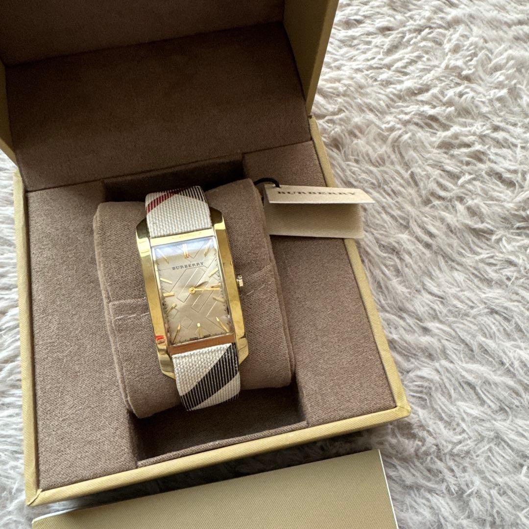 Burberry ストライプ柄 時計