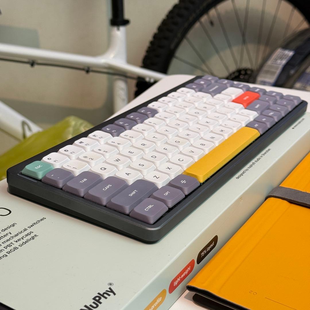 NuPhy AIR75 キーボード 本体　赤軸