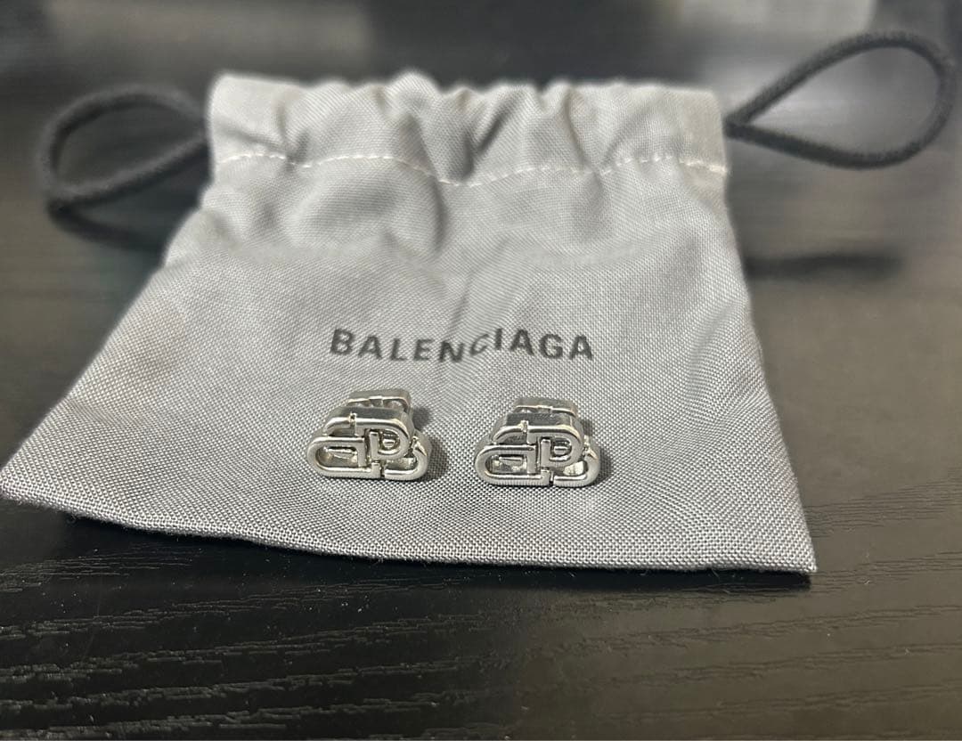 BALENCIAGA ロゴデザイン ピアス【箱無し】