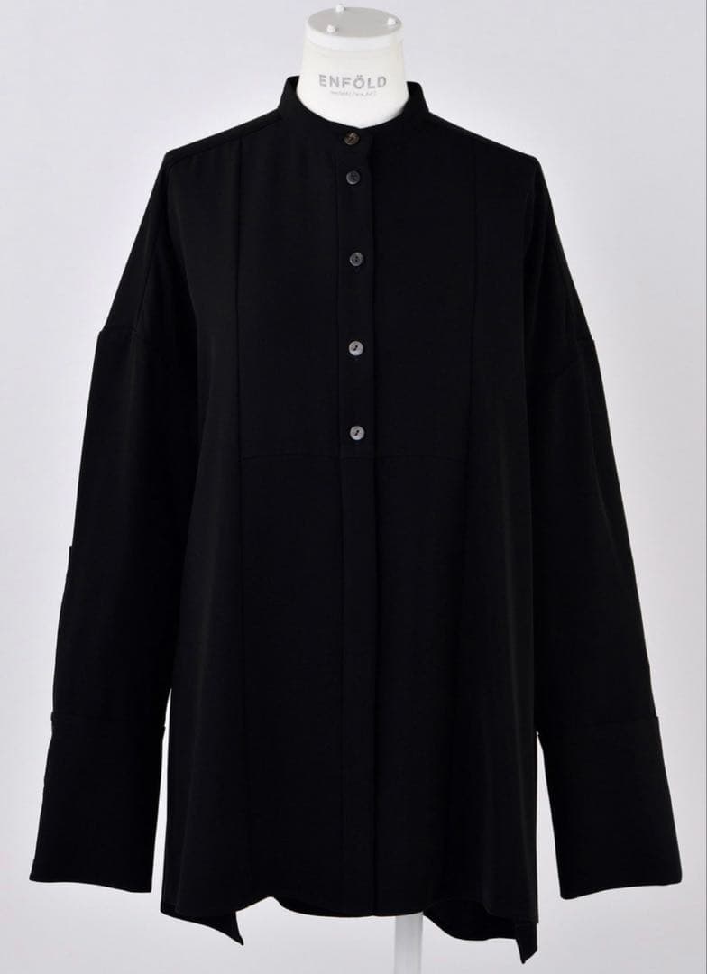 エンフォルド　ポリエステルノーカラーブラウス　黒