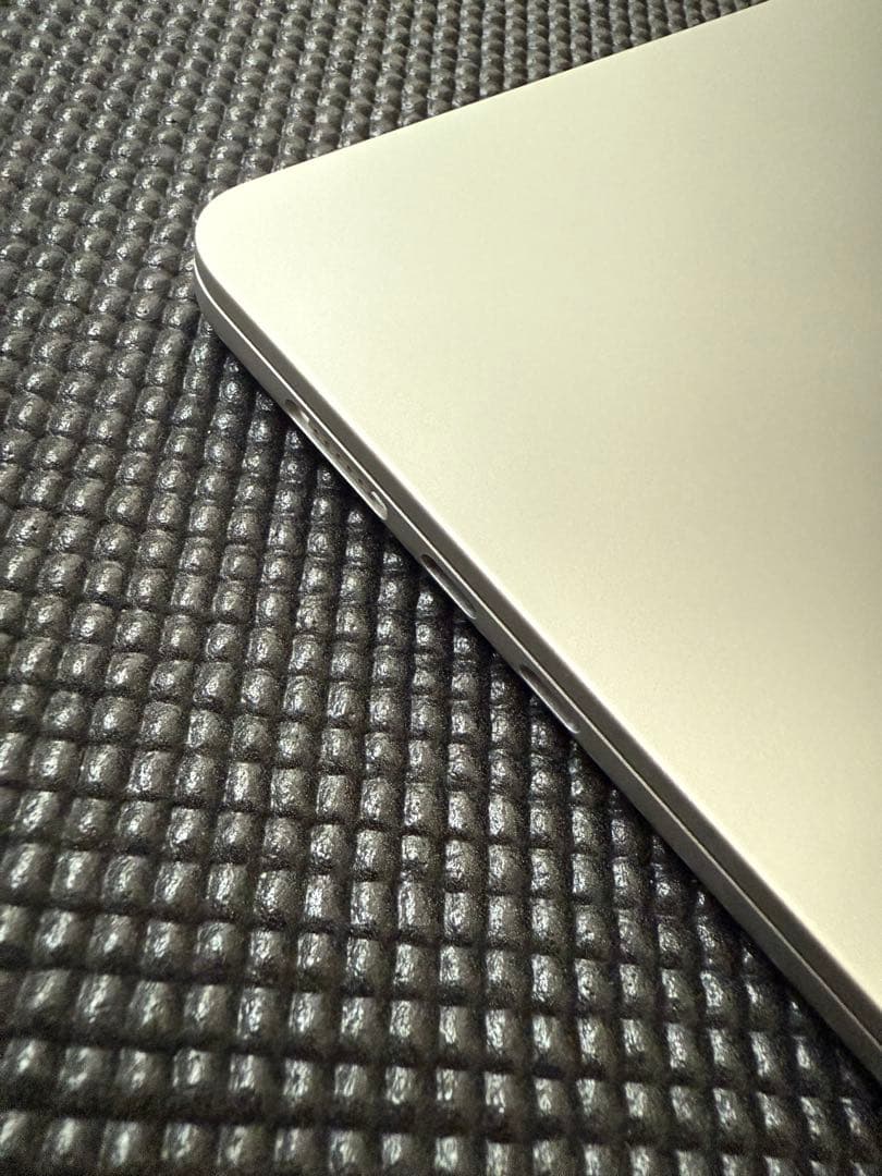 【自動値下げ中】MacBook M2 15インチ 2023 ケースおまけつき