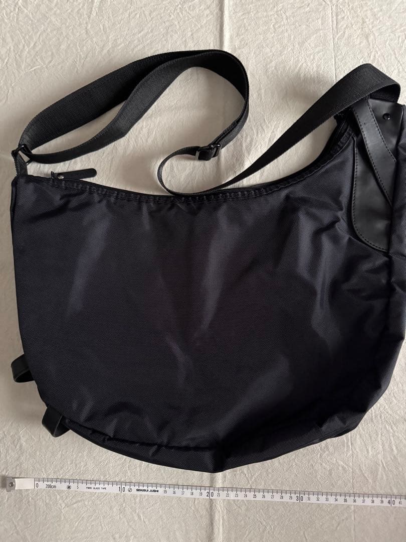 オニツカタイガー　 メッセンジャーバッグ 黒