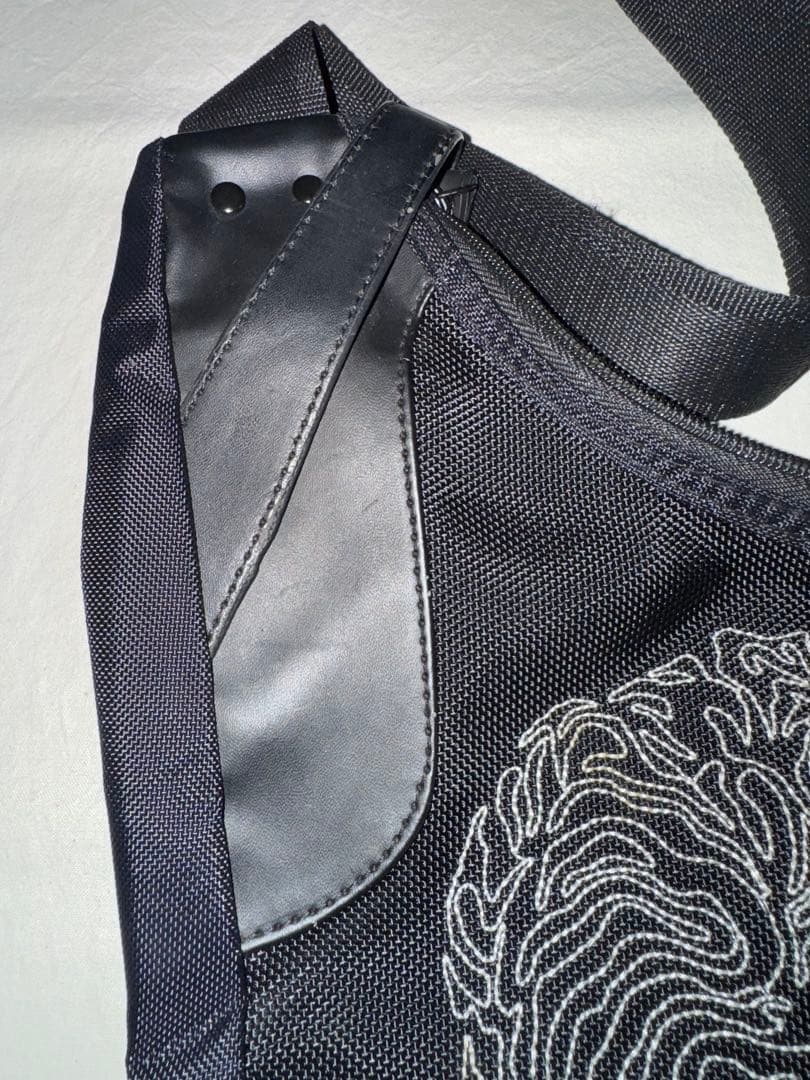 オニツカタイガー　 メッセンジャーバッグ 黒