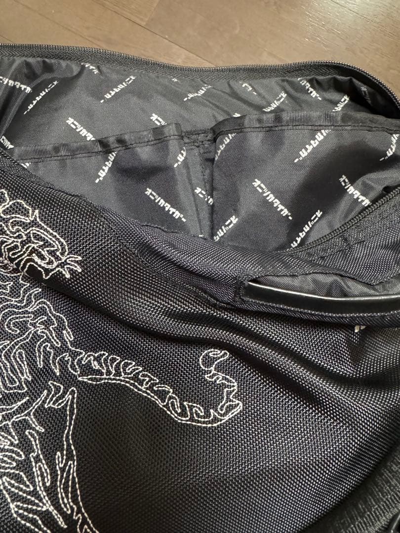 オニツカタイガー　 メッセンジャーバッグ 黒