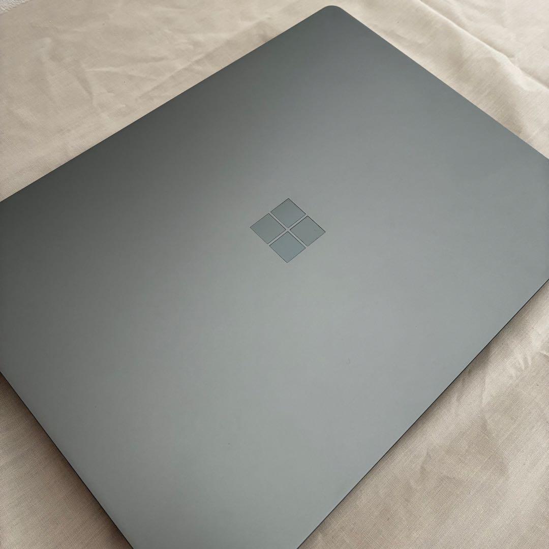 Microsoft Surface Laptop Go 2 本体　電源アダプター