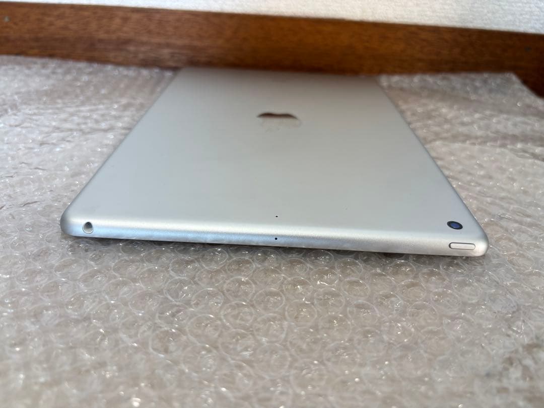 apple iPad 第7世代　32GB Wifi モデル