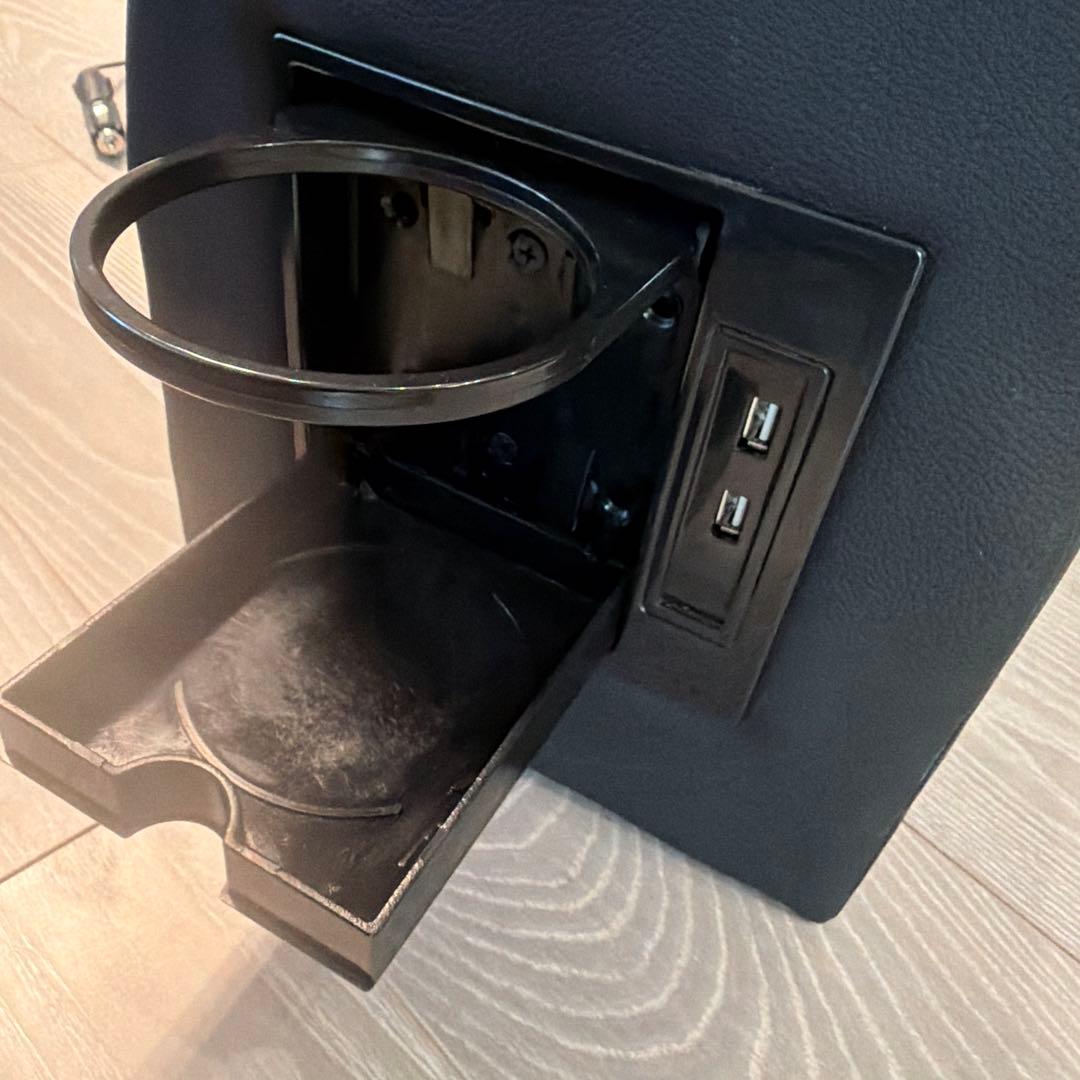 セレナ　コンソールボックス