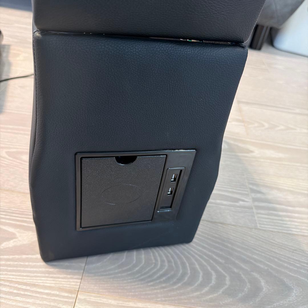 セレナ　コンソールボックス