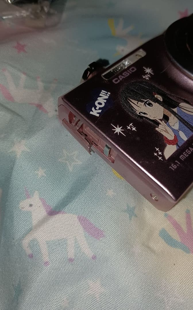 けいおん　秋山澪　デジタルカメラ　CASIO　ex-z3000　ピンク