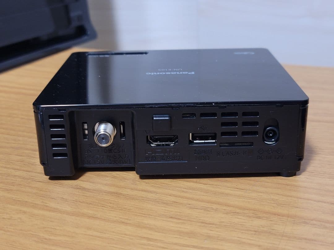 美品Panasonic ポータブルテレビ 19V型 ビエラ UN-19CF10D