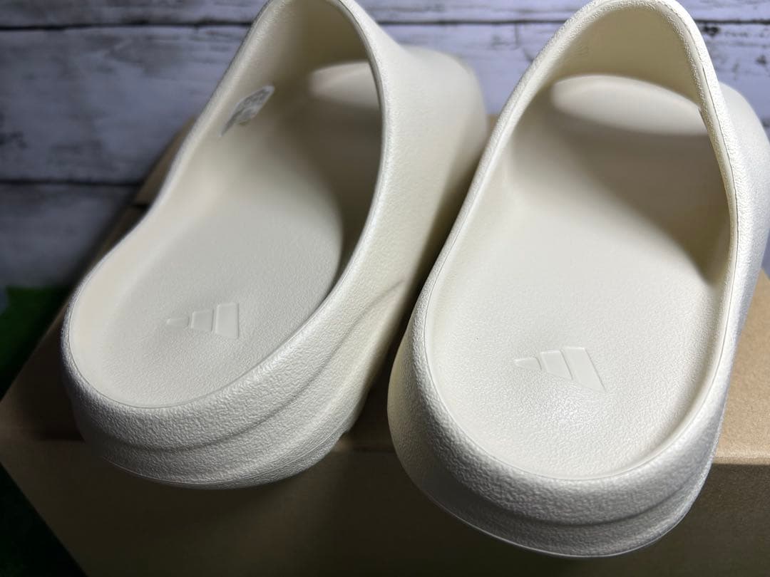 新品タグ付き　adidas yeezy slide bone 21cm