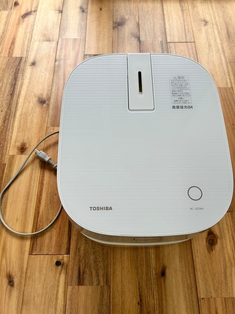 グ*オ様 炊飯器 ホワイト　5.5合　1.0L 東芝