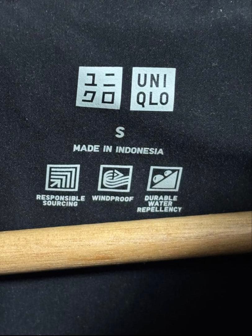 最終値下げ！ユニクロ UNIQLO 黒 シームレスダウンパーカー