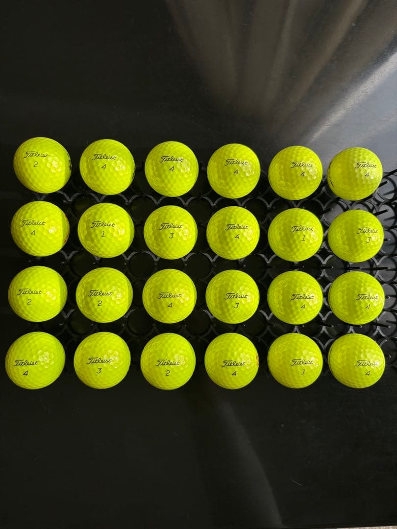 新品に近い　送料込み　タイトリスト　PRO V1 ロストボール 24球セット