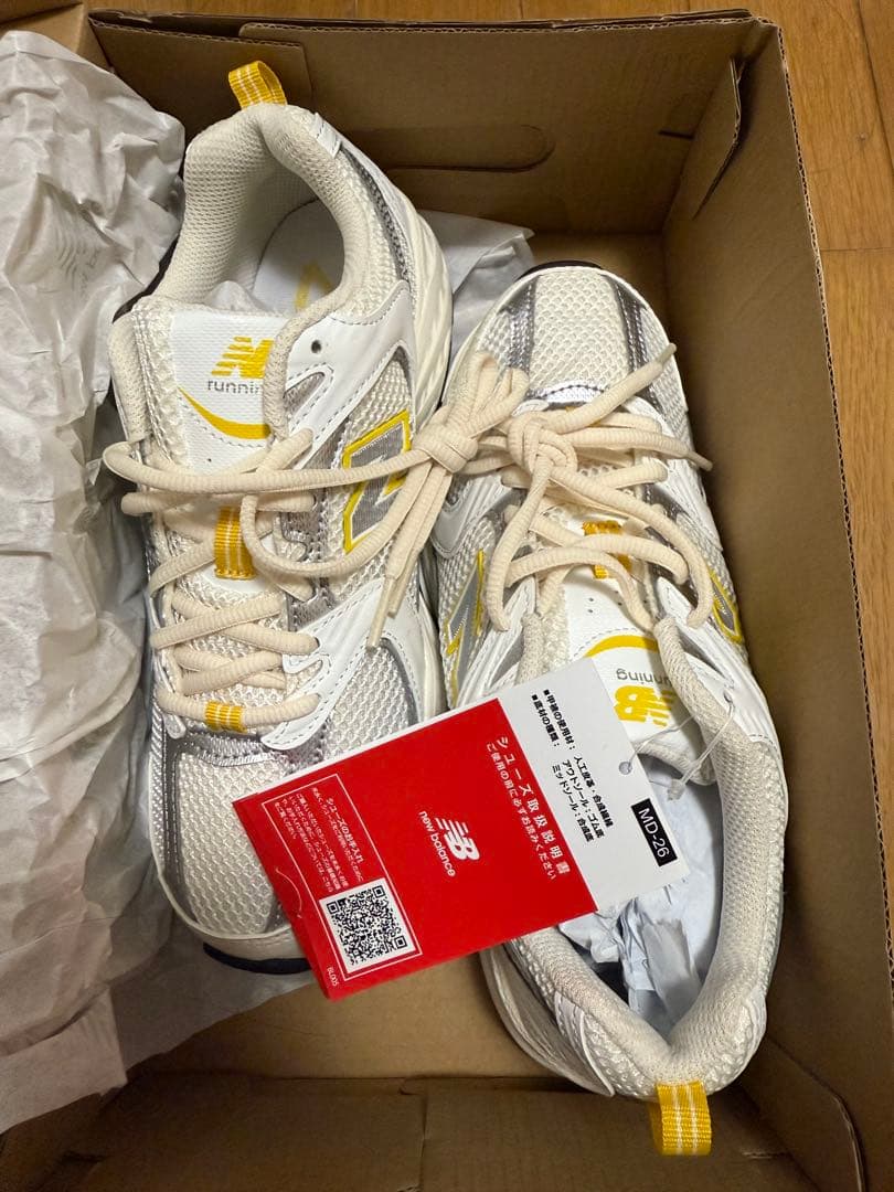 サイズ：23.5cm カラー：ホワイト×イエロー 新品・未使用です✨