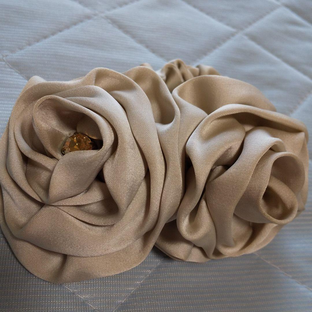 コンプレックスビズ お花 シュシュ ベージュ レア