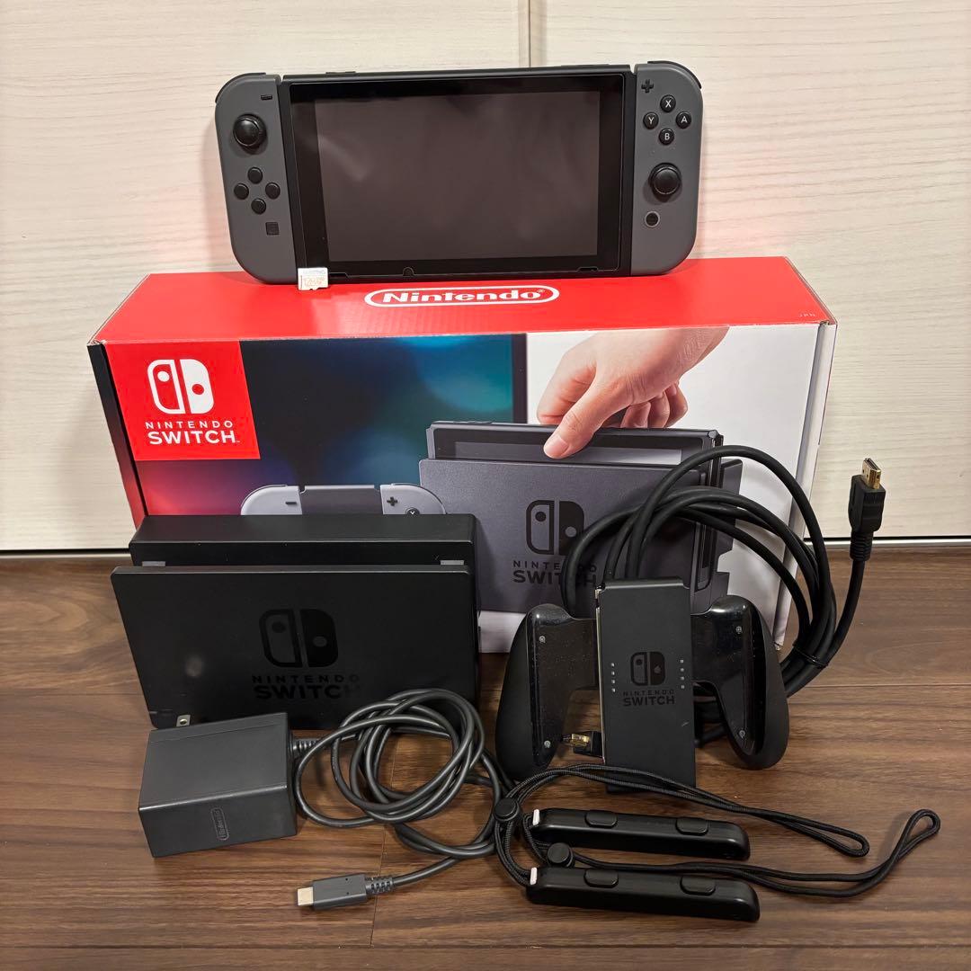 週末特価　Nintendo Switch 本体＋おまけ　動作確認・初期化済み