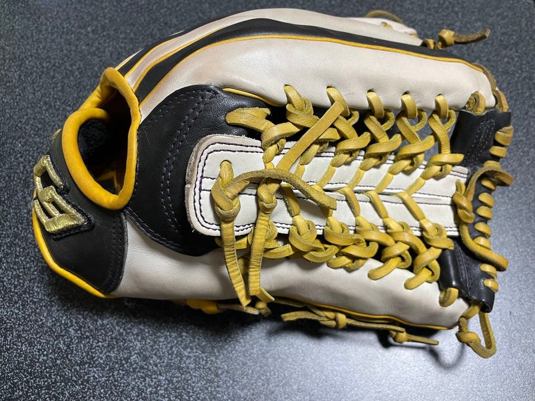 軟式外野用グローブ　オンクラウドナイン