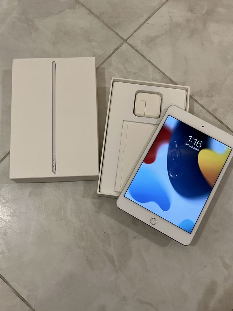 iPad本体 Apple iPad mini 4 MK772J/A A1550 128GB