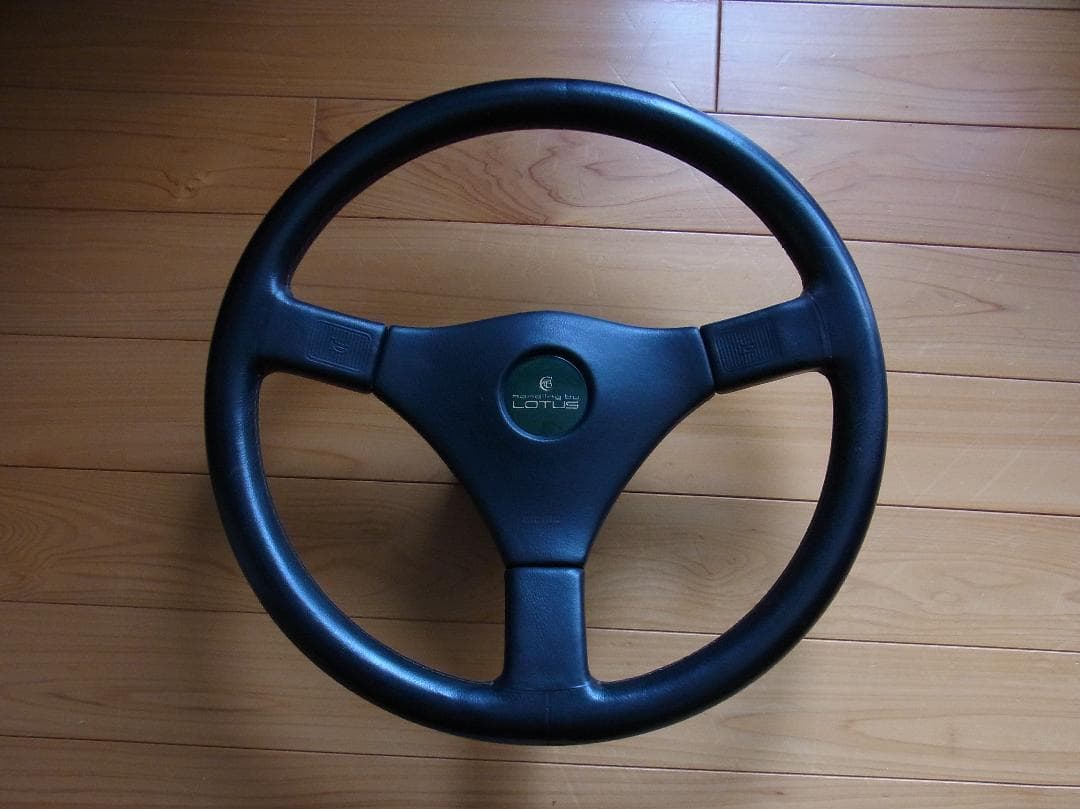 いすゞビッグホーンハンドリングバイロータス純正ステアリング