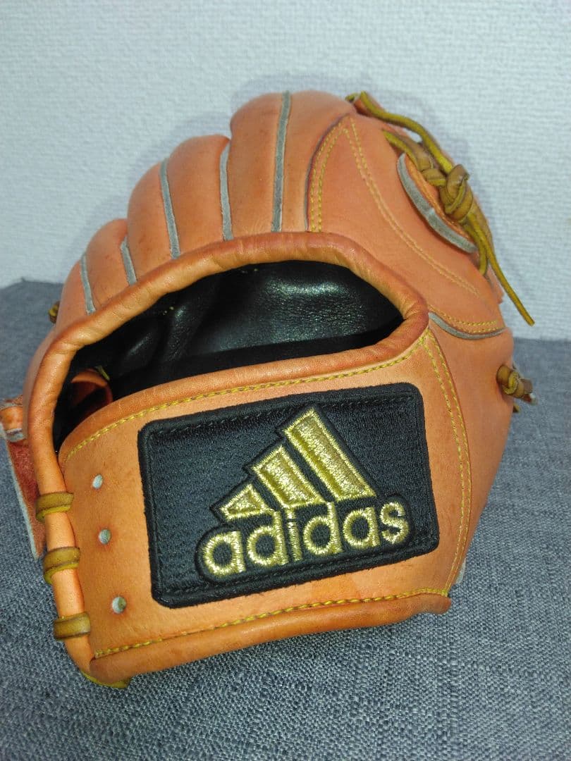 アディダス硬式オールラウンド