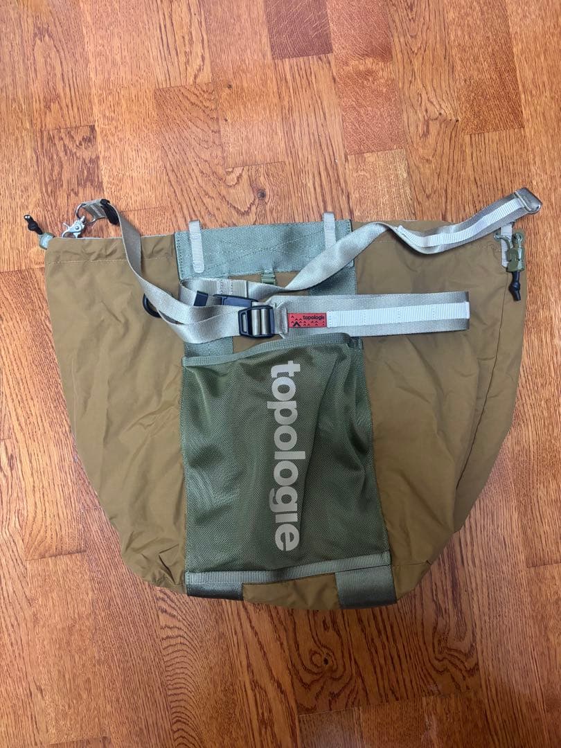 topologie（トポロジー） Summit Tote Medium