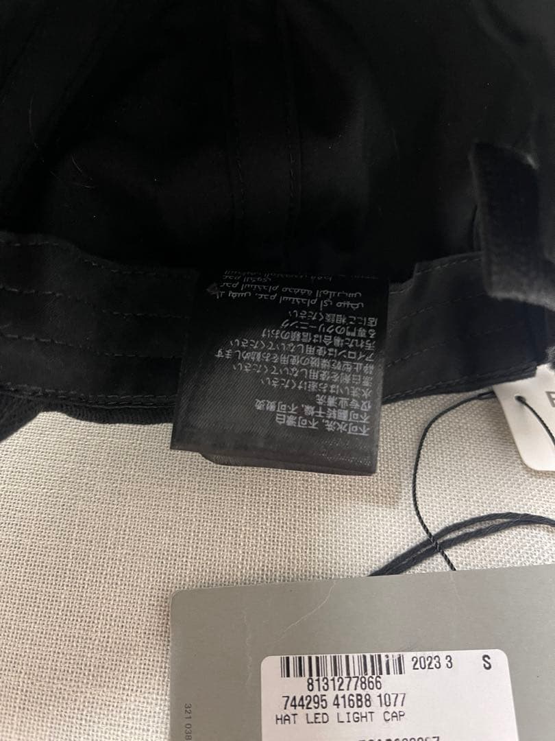 未使用品正規BALENCIAGA LEDライト付きキャップ ベースボールキャップ