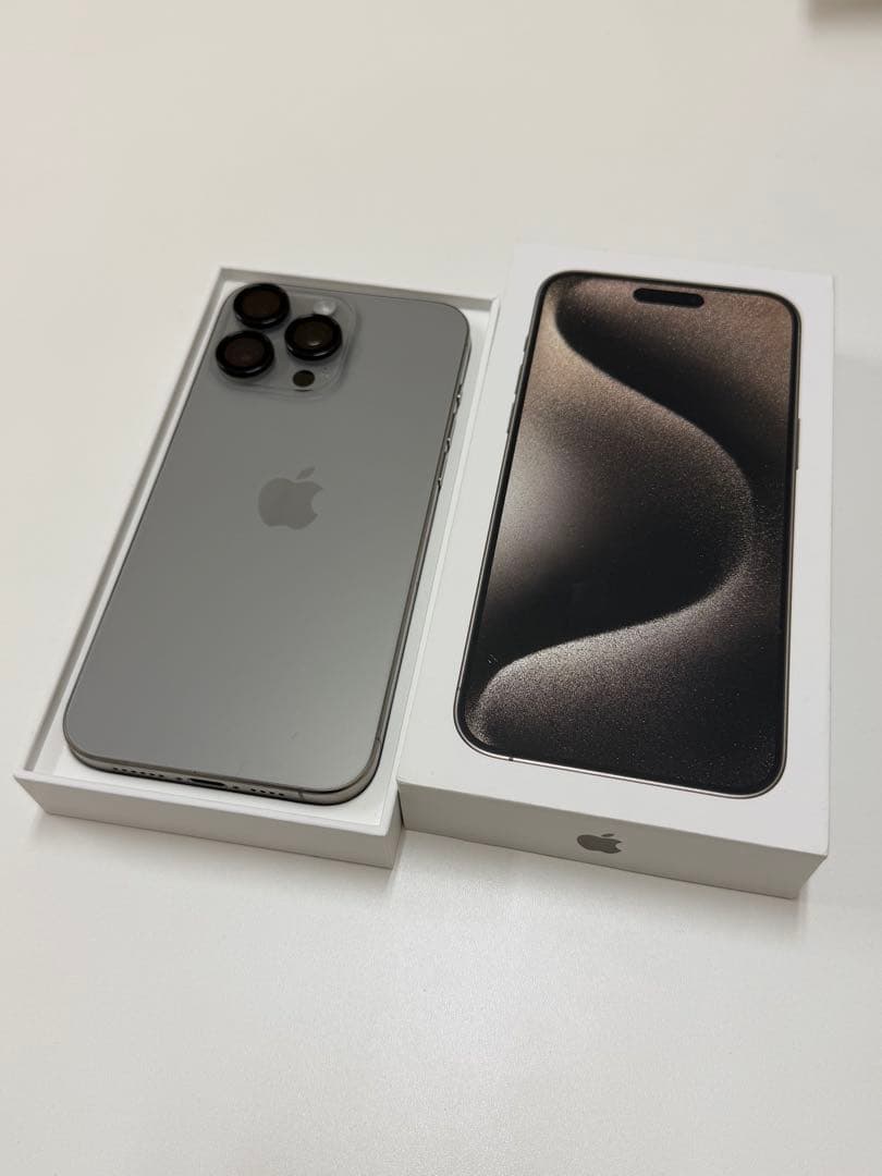 美品 Apple iPhone 15 Pro Max 1TB