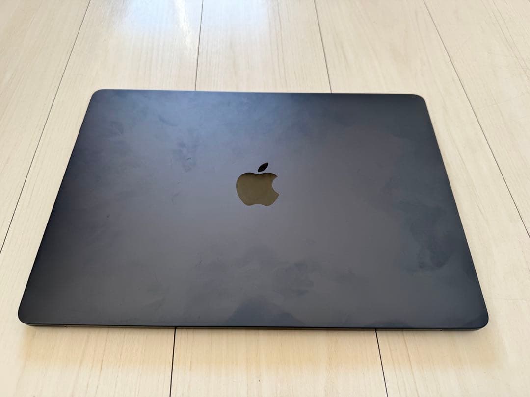 MacBookAir M2チップ　8GB/256GB