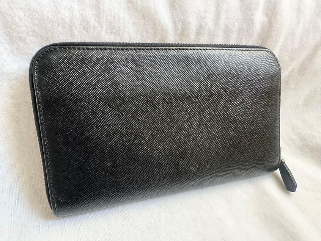 PRADA 長財布　サフィアーノ　ラウンドジップ