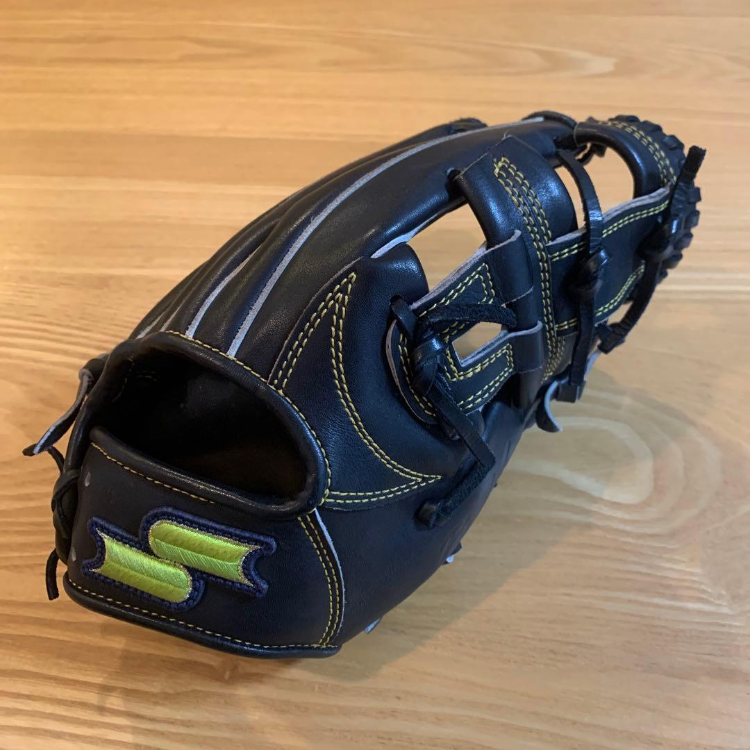 硬式野球グローブ 黒　内野用