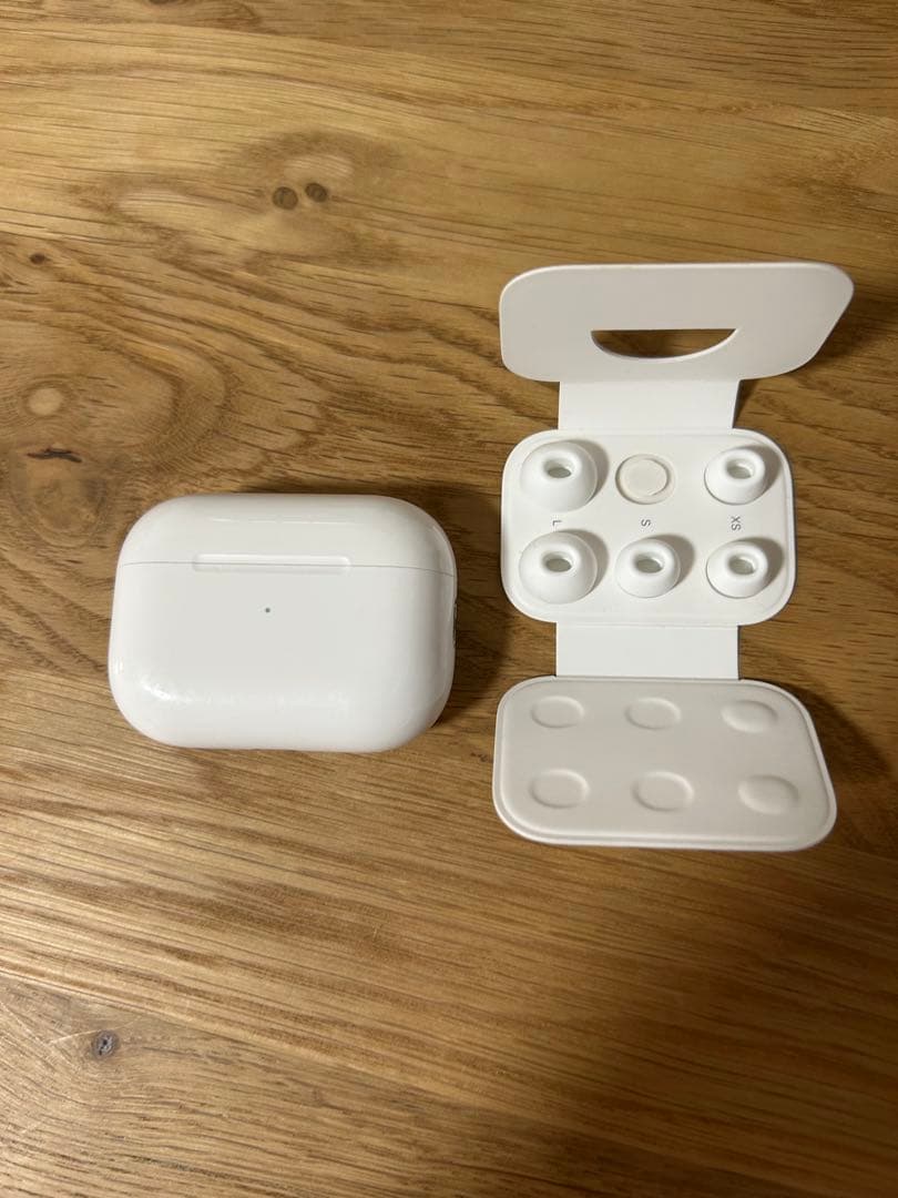 AirPods Pro 本体 ホワイト イヤーチップ付き　片耳のみ